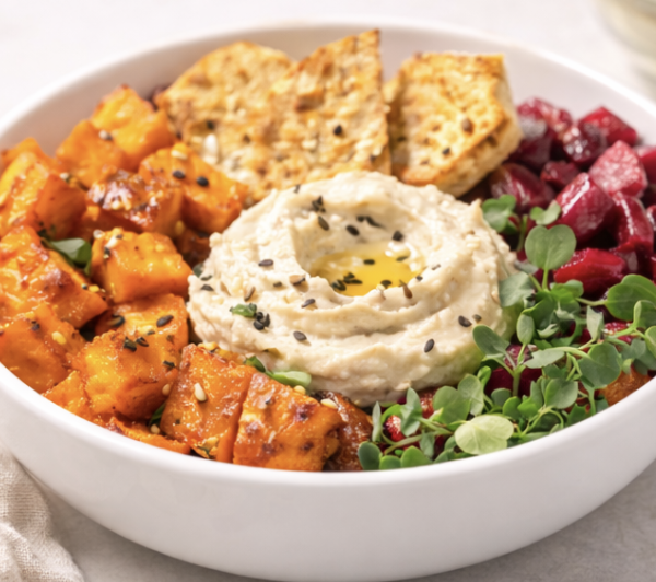 Mini Bowl Coloré : Patate Douce, Bettrave & Houmous